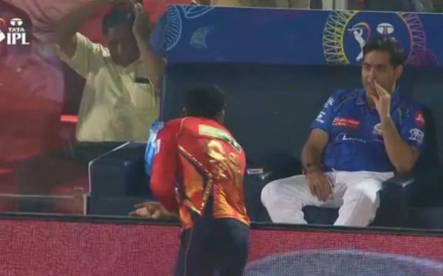 Shreyas Iyer's Mid-Innings Chat With MI Owner Akash Ambani Goes Viral; See Pics